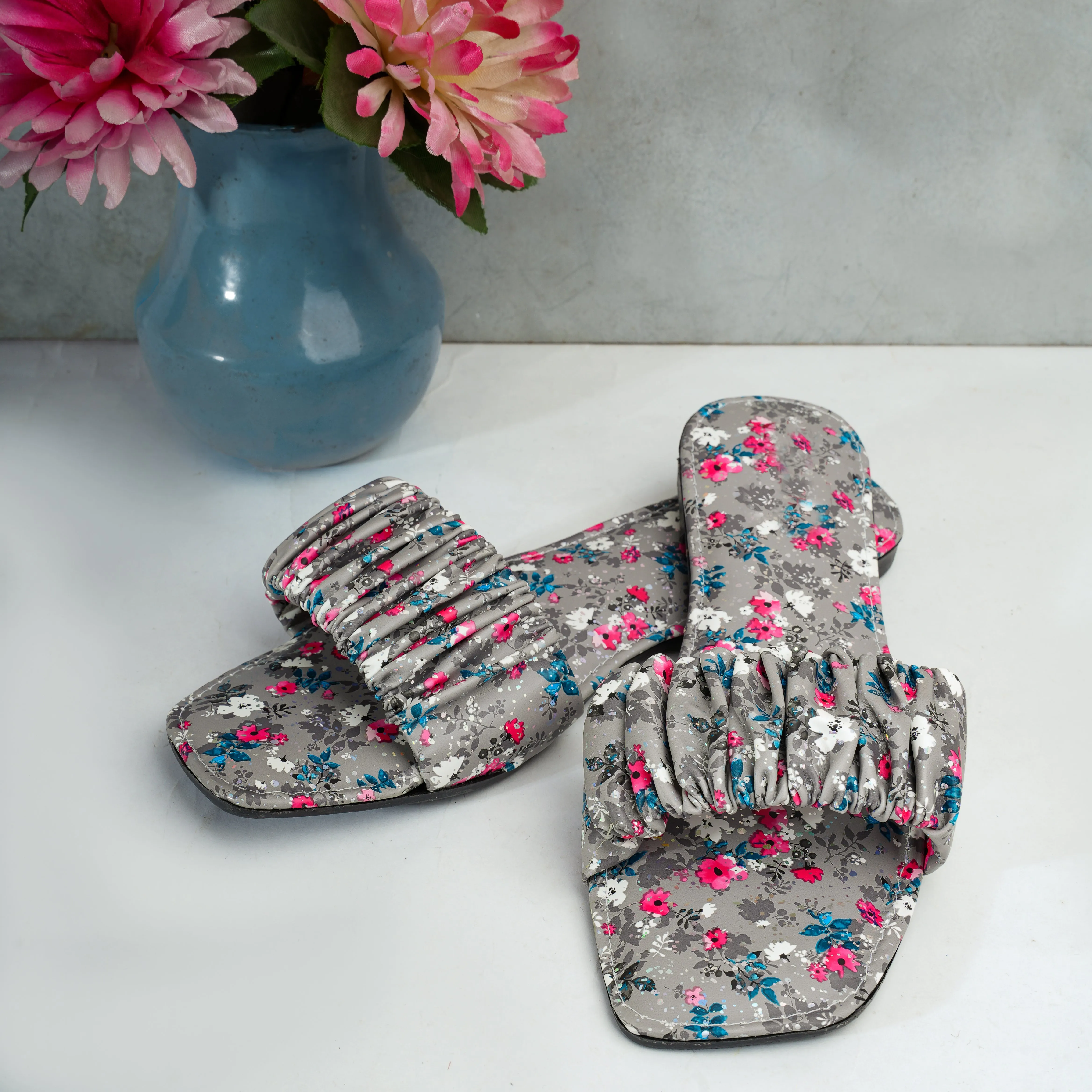 Blossom Trail Flats - Gray