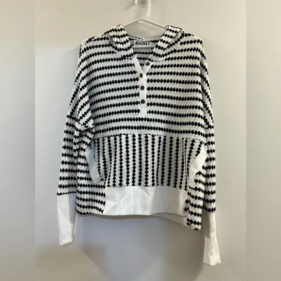 BUCKET-LIST HOODIE CUTE &amp; COZY KNITTED HOODIE p2.
