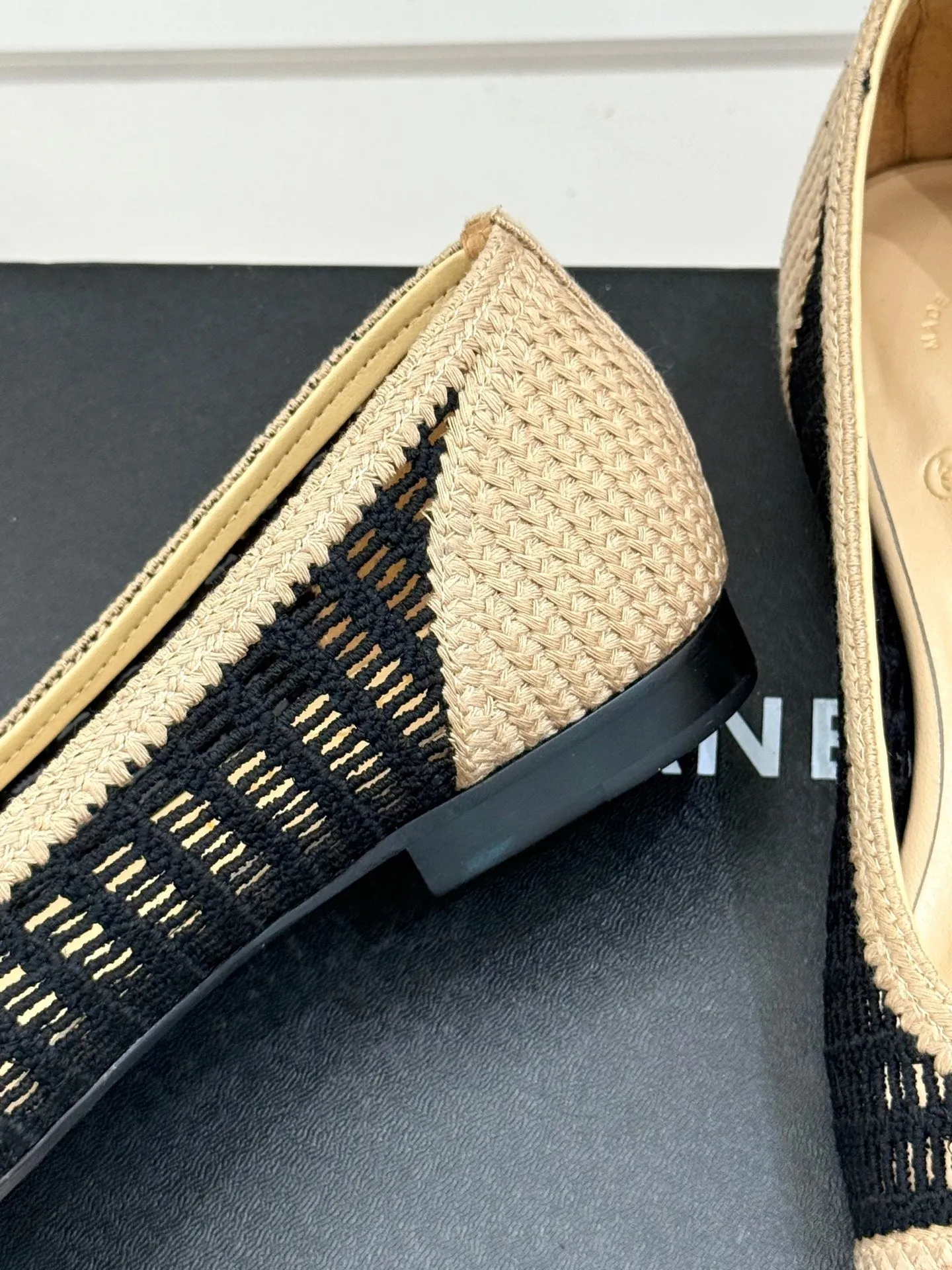 CC 25P Hollow Double C Ballet Flats 15mm Beige Black Raffia 265640