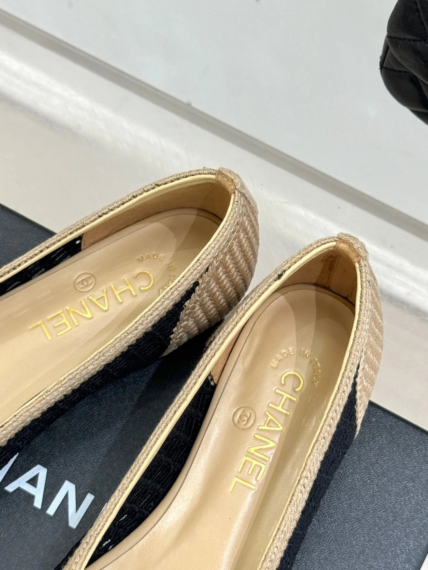 CC 25P Hollow Double C Ballet Flats 15mm Beige Black Raffia 265640