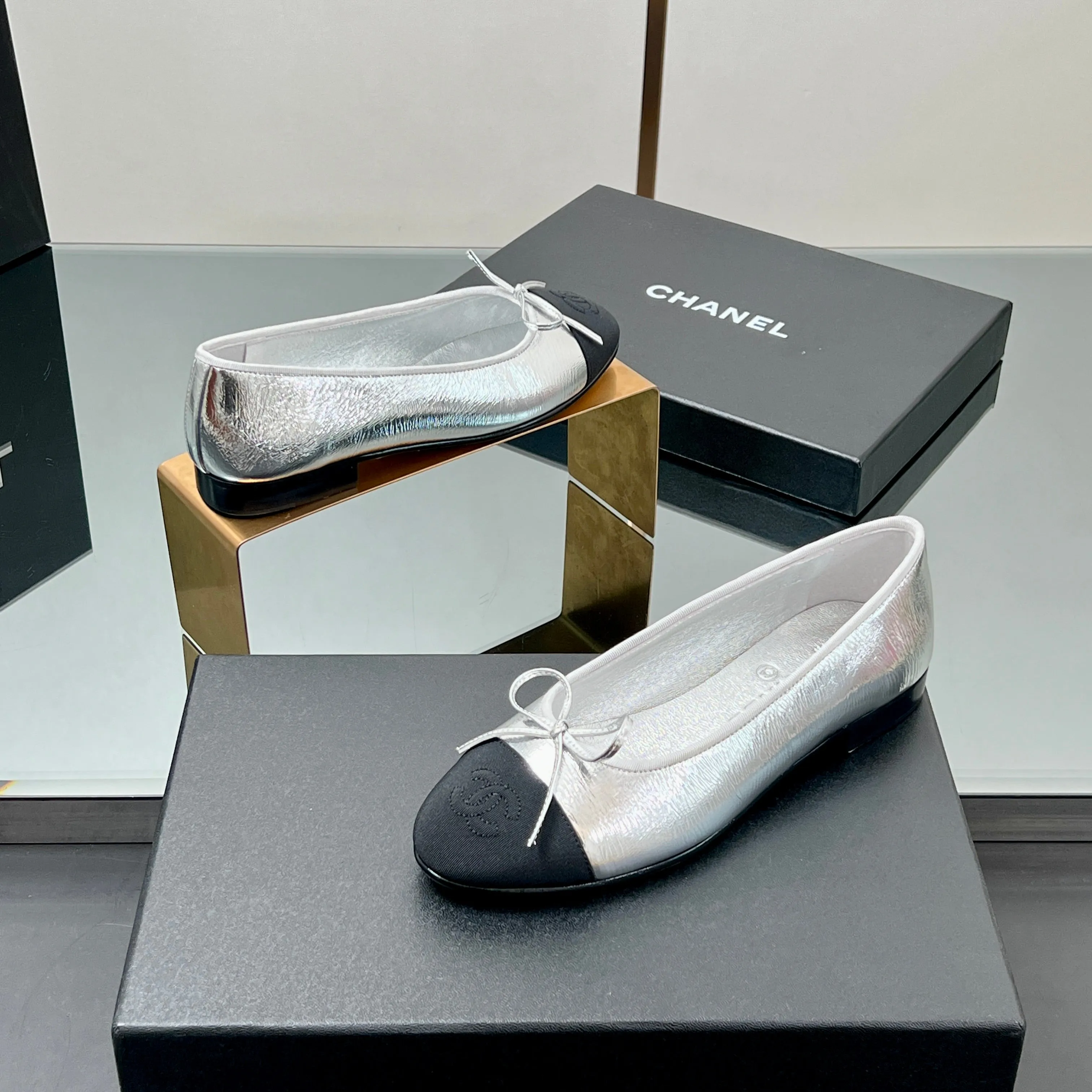 CC Ballet Flats 20mm Silver Metallic Sheepskin Black Grosgrain 266677