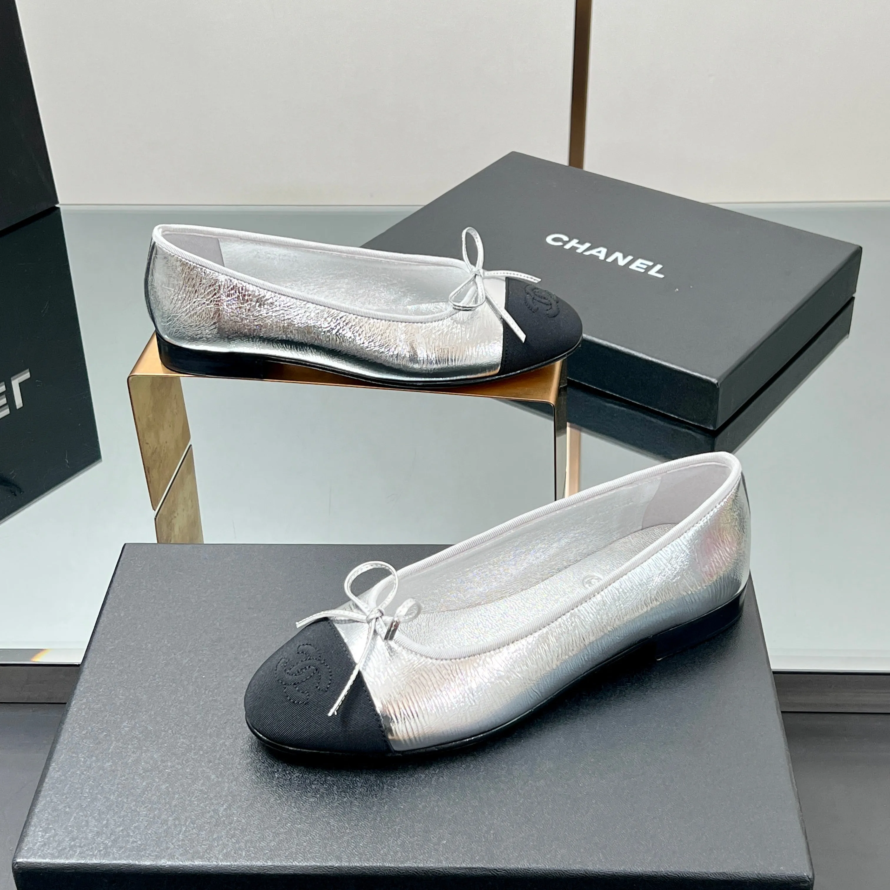 CC Ballet Flats 20mm Silver Metallic Sheepskin Black Grosgrain 266677