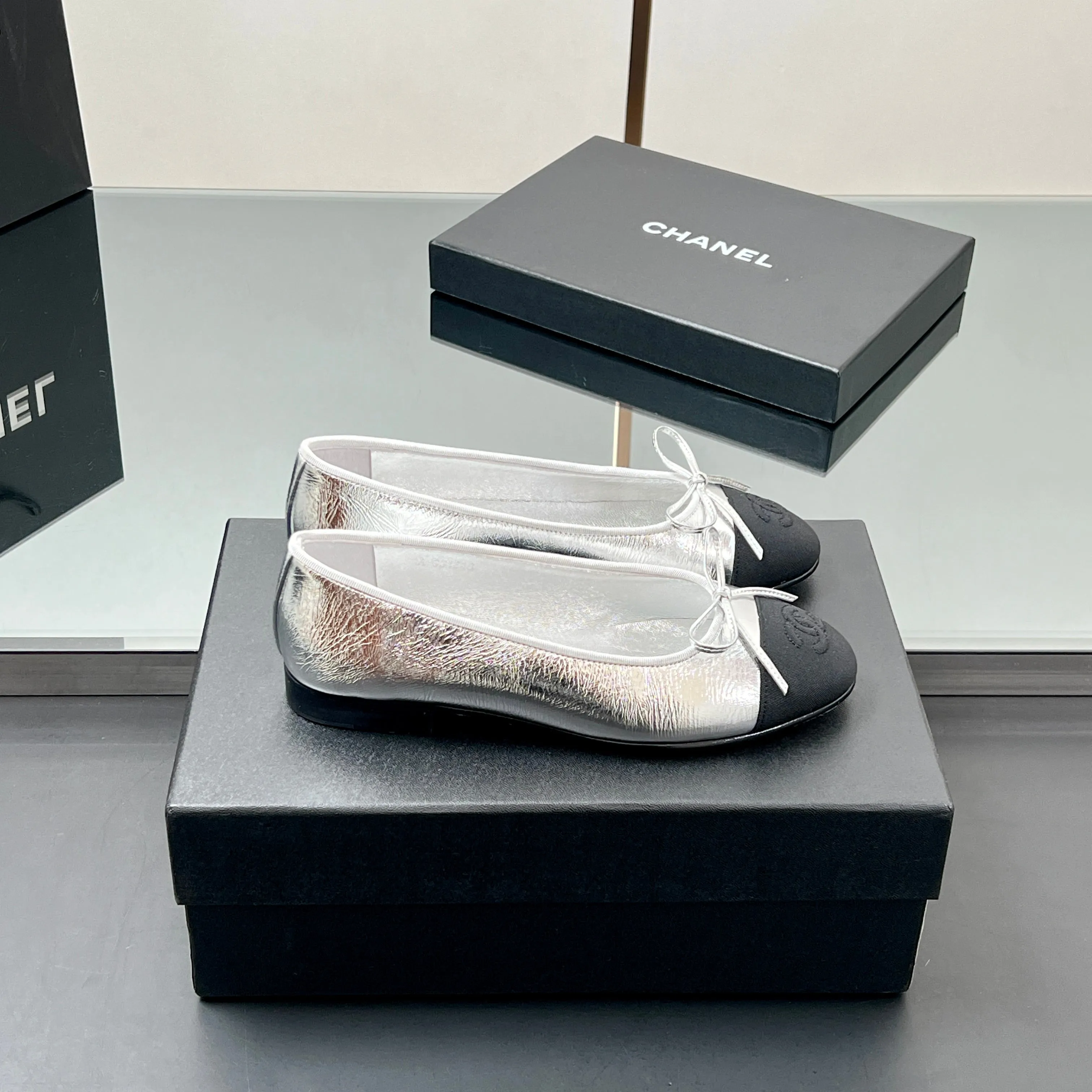 CC Ballet Flats 20mm Silver Metallic Sheepskin Black Grosgrain 266677