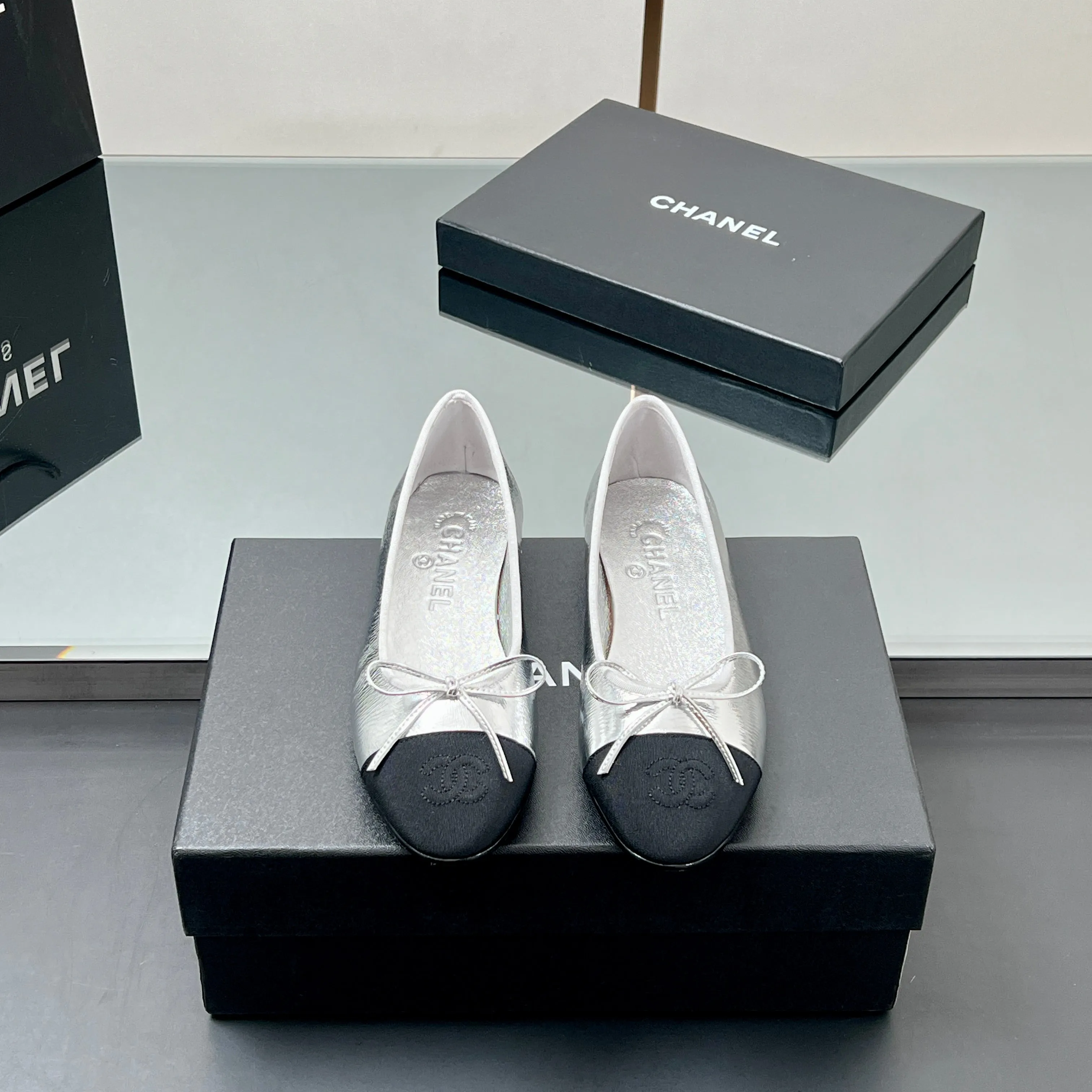 CC Ballet Flats 20mm Silver Metallic Sheepskin Black Grosgrain 266677