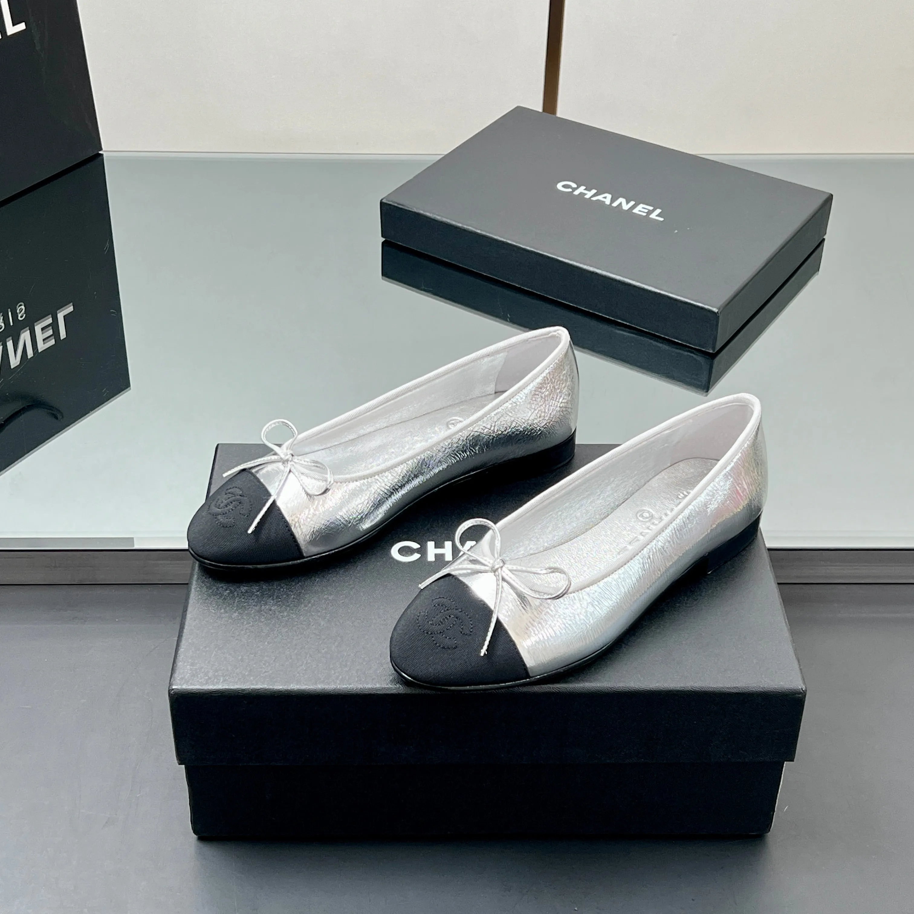 CC Ballet Flats 20mm Silver Metallic Sheepskin Black Grosgrain 266677