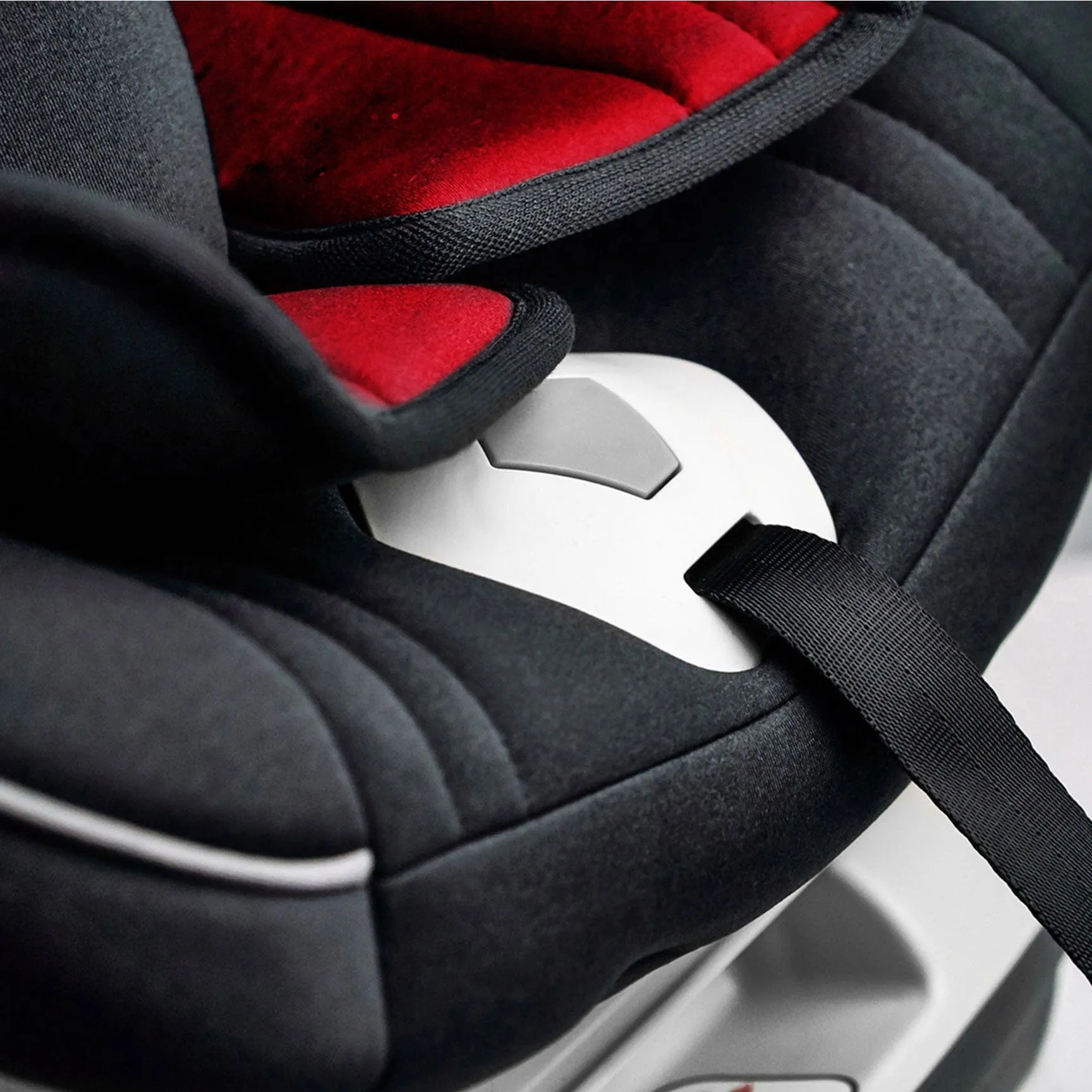 Cozy N Safe Arthur Car Seat - Red