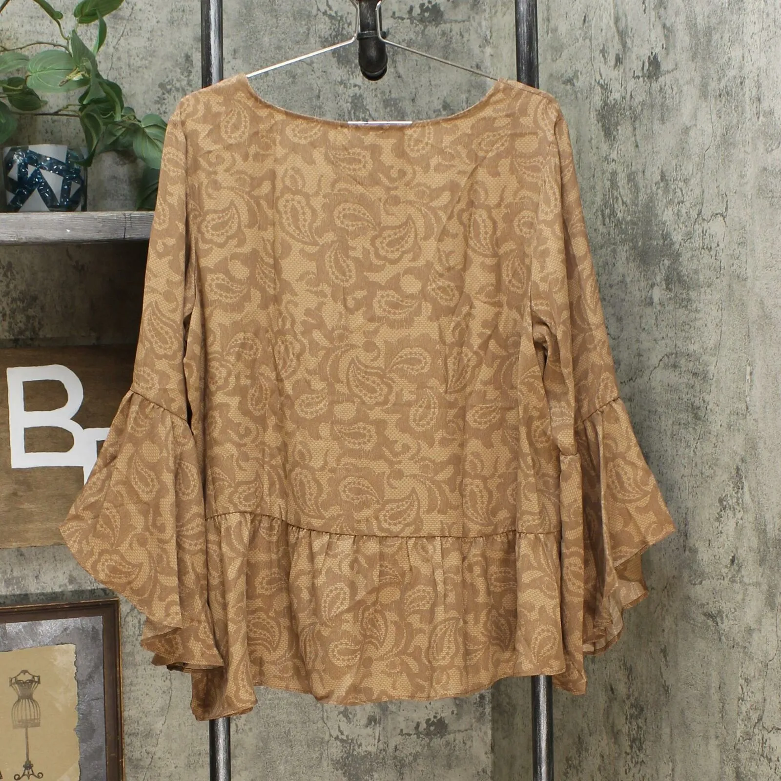 DG2 by Diane Gilman Women's Flare Sleeve Printed Peplum Top