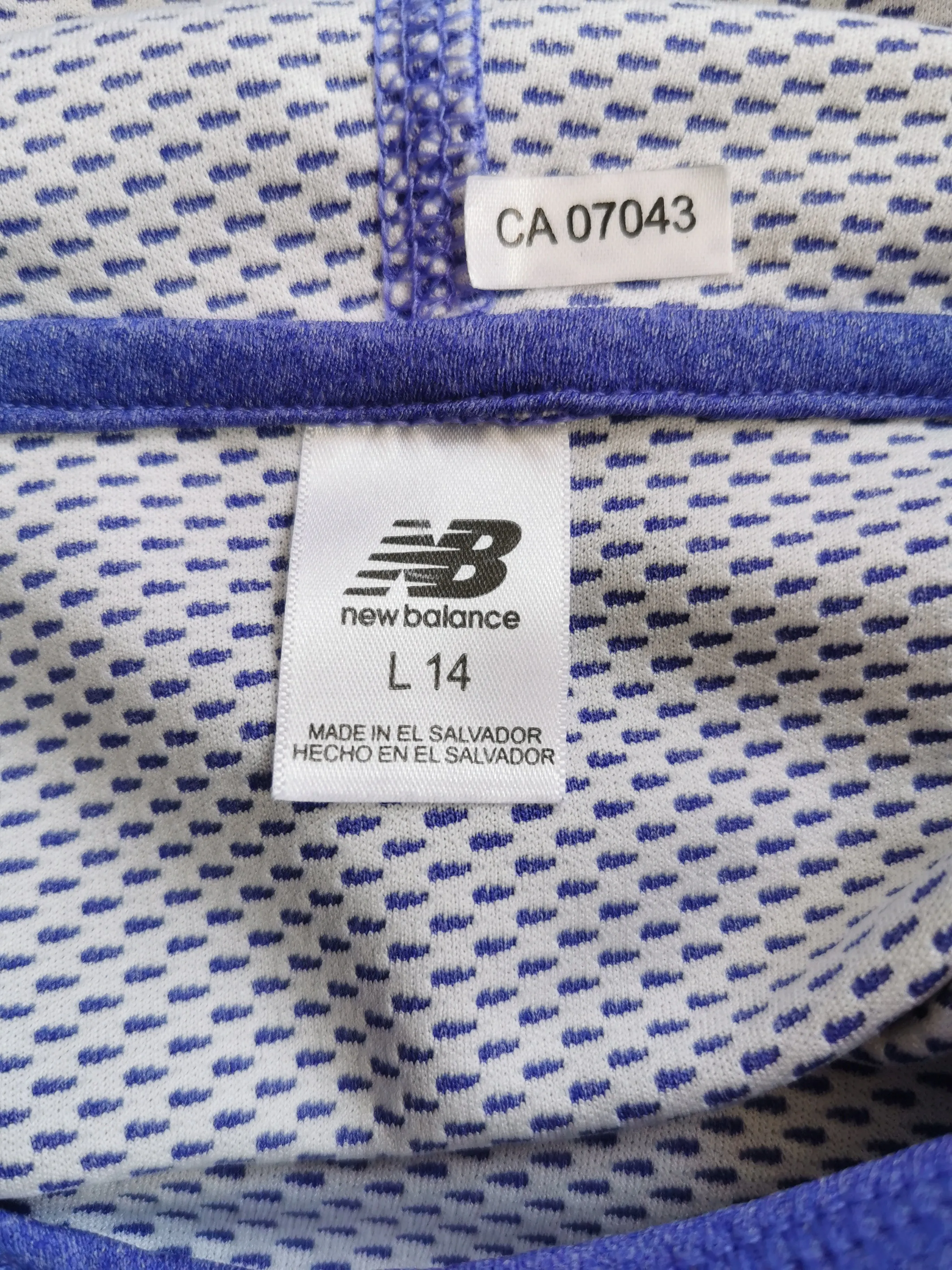 GIRL SIZE LARGE (14 YEARS) - NEW BALANCE, Lightweight Pullover Hoodie EUC B36