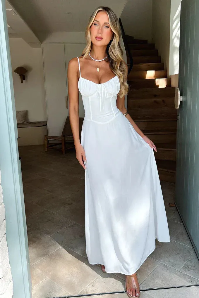 Lucila | Graceful Lace Dress