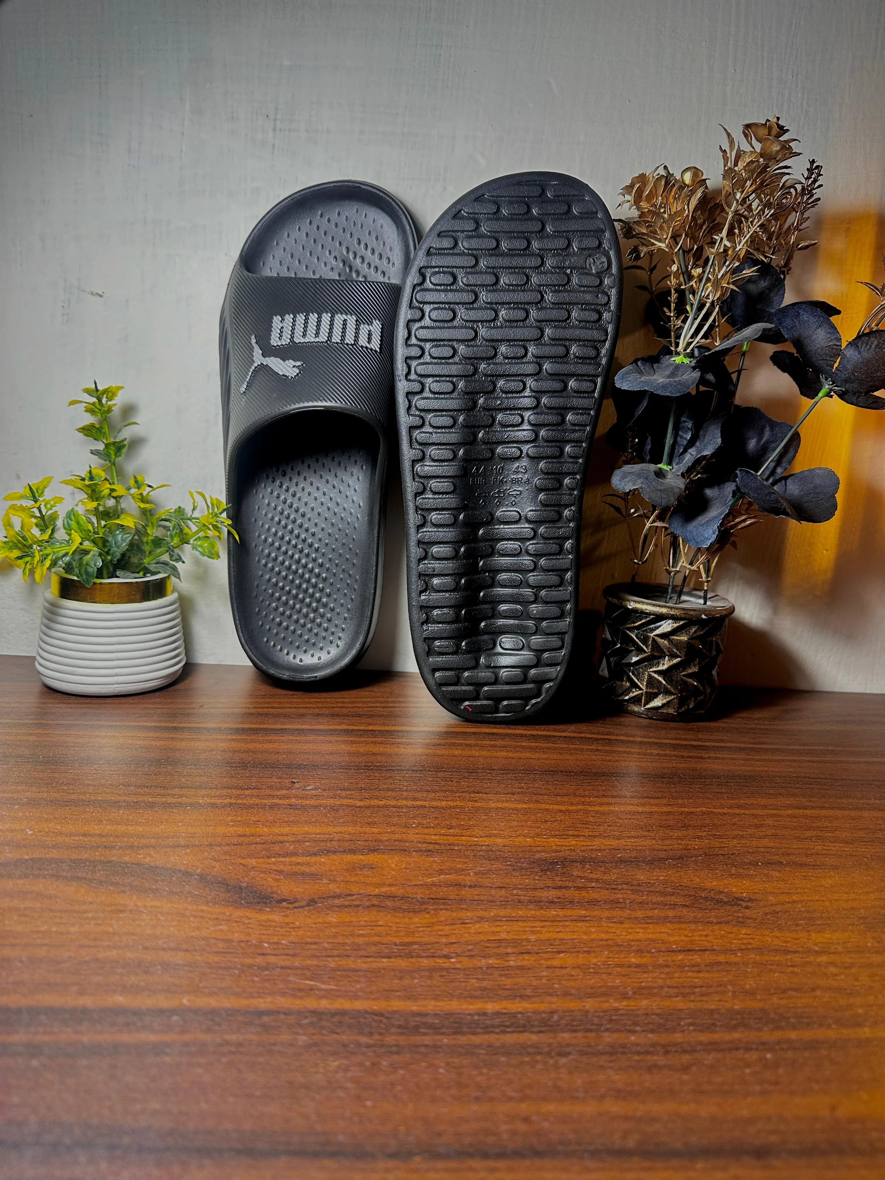Men's Puma EVR Material Slippers – Comfortable and Stylish