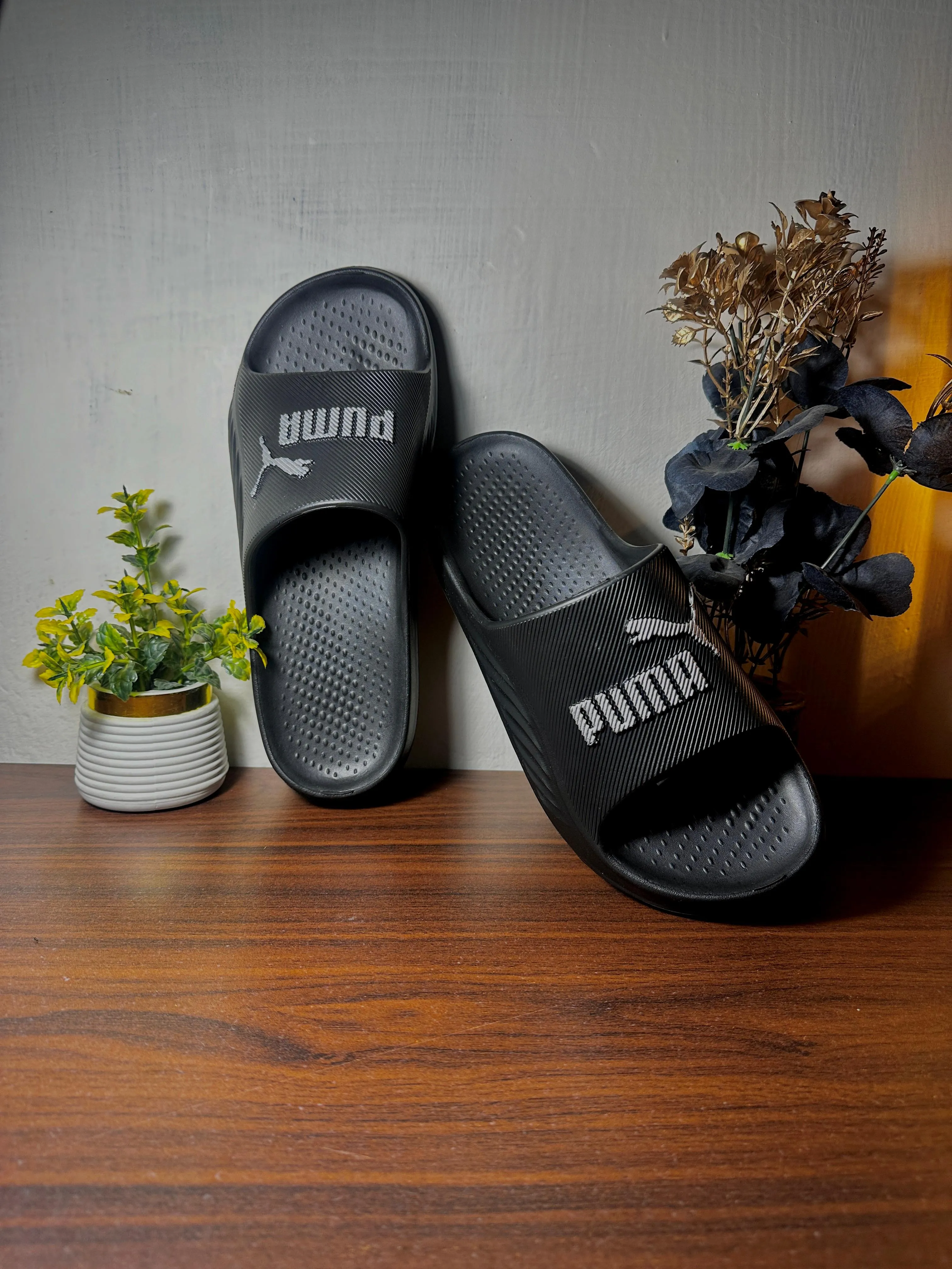 Men's Puma EVR Material Slippers – Comfortable and Stylish