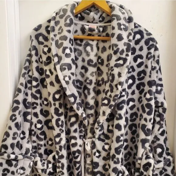 🤩New Sonoma lifestyle intimates plush cozy robe size S