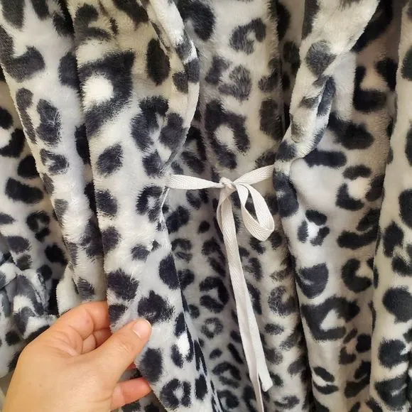 🤩New Sonoma lifestyle intimates plush cozy robe size S