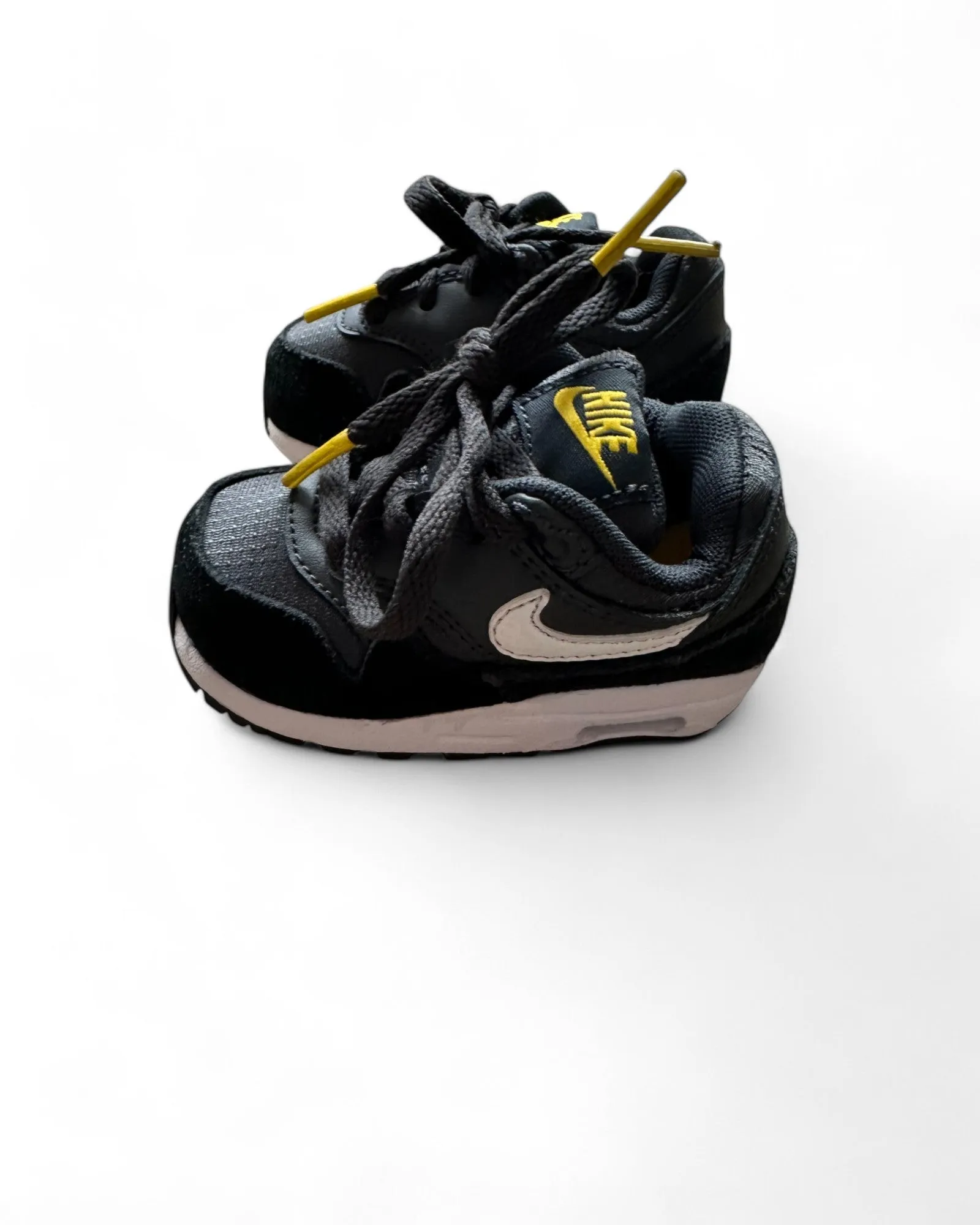 Nike Air Max 1 toddler in black/yellow (UK3.5/EU19.5)