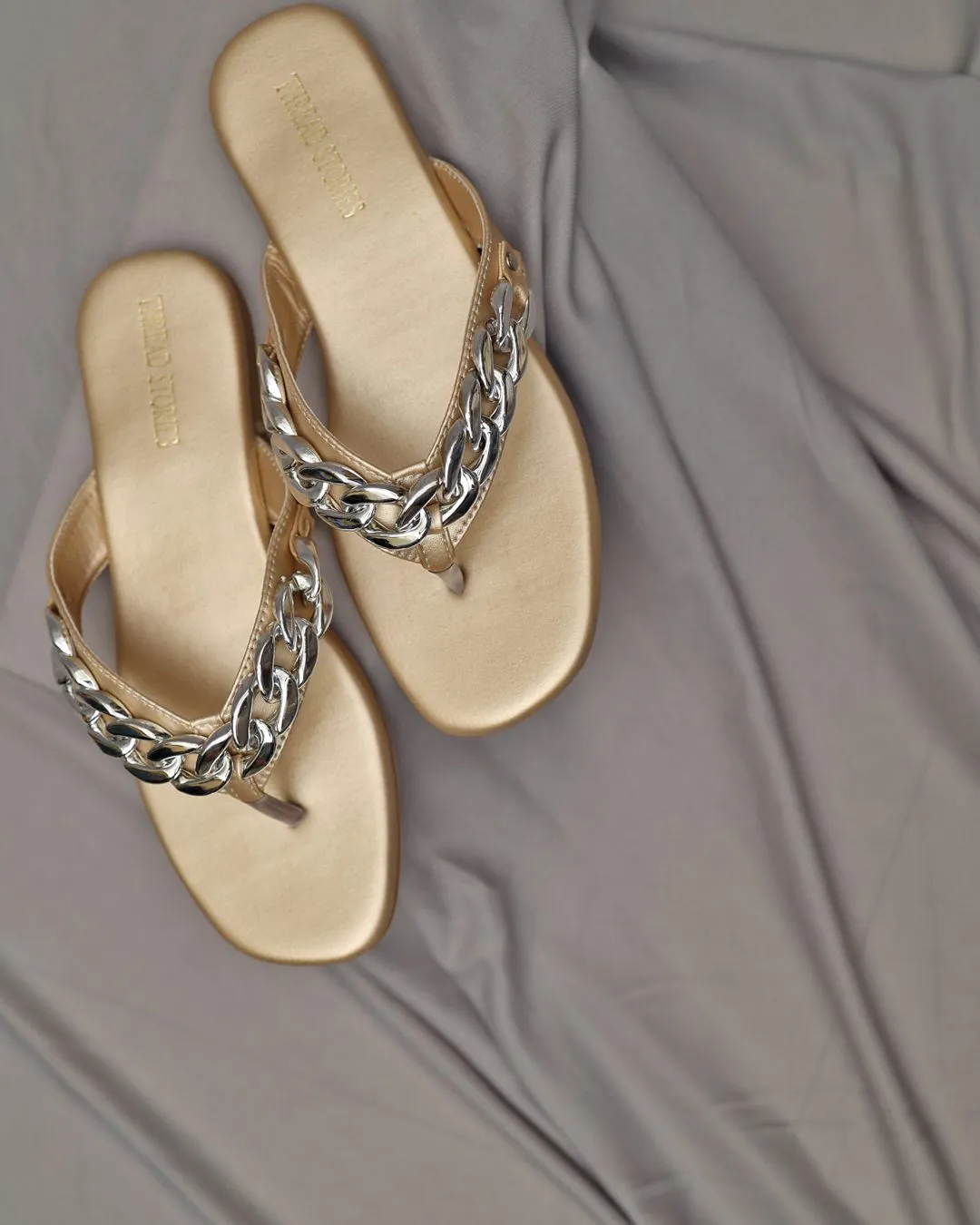 Thick Chain Slip On (Gold) - Sample