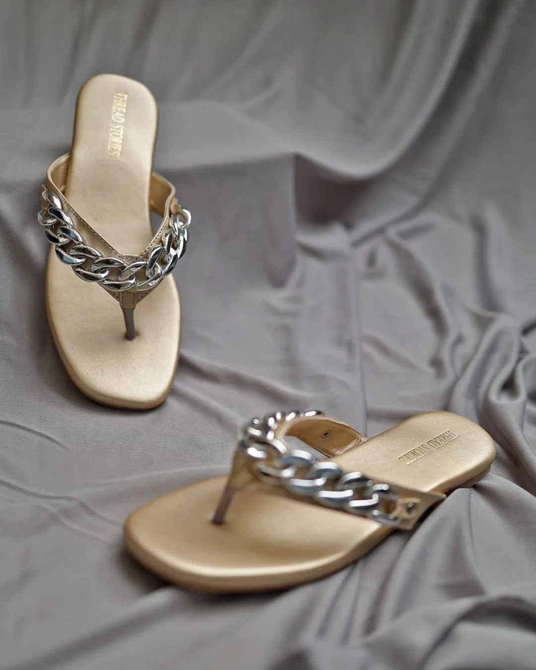 Thick Chain Slip On (Gold) - Sample