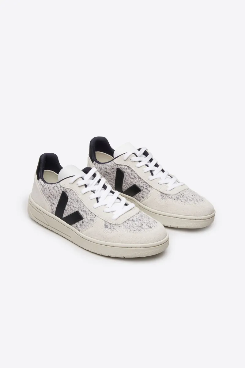 V-10 Sneaker