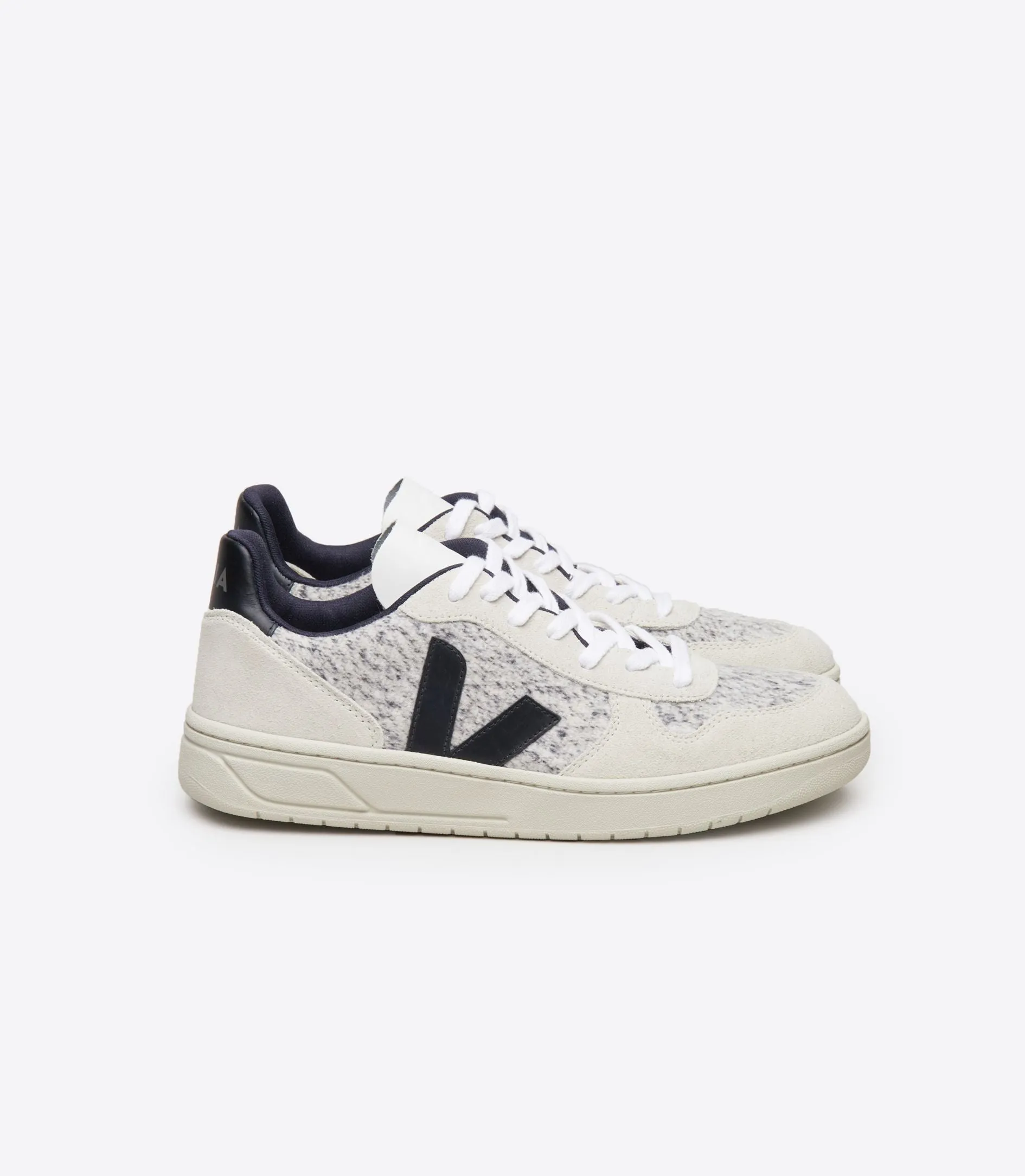 V-10 Sneaker